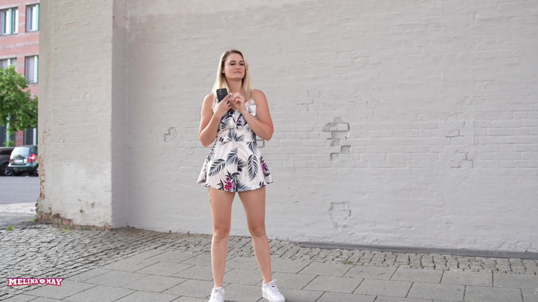 Melina May: Data melalui Een Porno-app