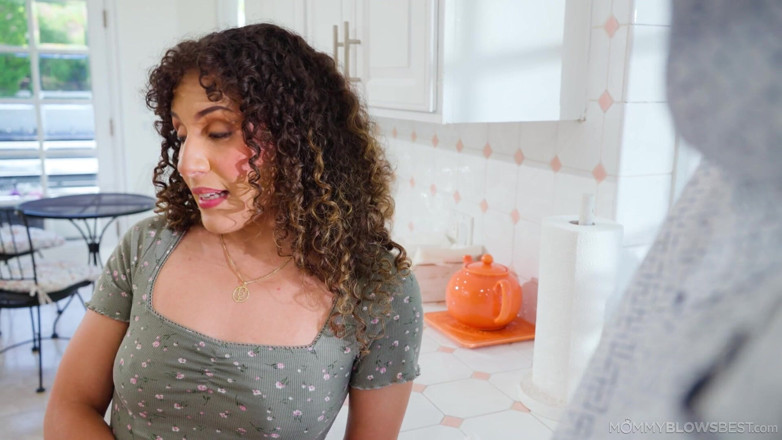 Mommy blows best: Mommyblowsbest Spontaneous Cumbuster