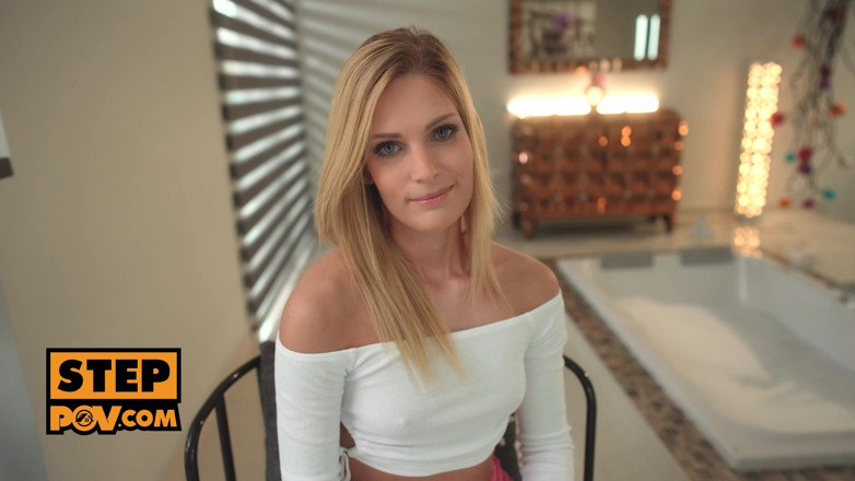 StepPOV: Pov - pantat bahenol si cewek mungil rambut pirang candee licious...