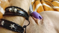 QueenSavage85: Becky si hraje se svou hračkou