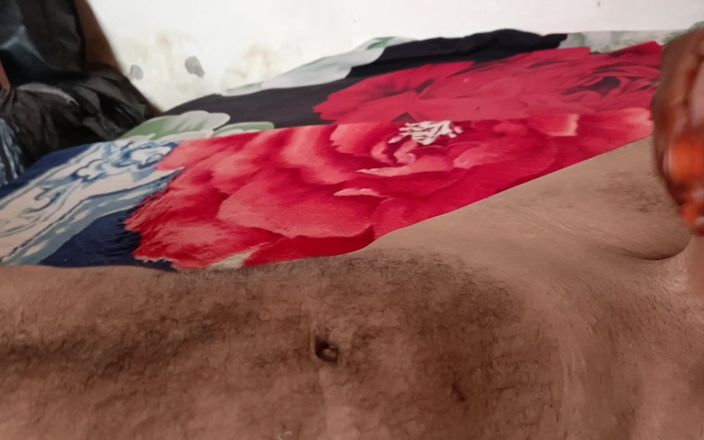 Yansh Fans: Negresă își masturbează pula albă