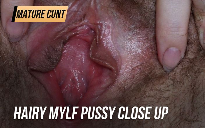 Mature cunt: Hairy MYLF pussy close up