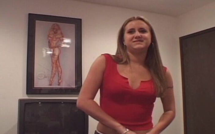 Filles Francaises: Cewek cantik asal prancis ini wajahnya dientot