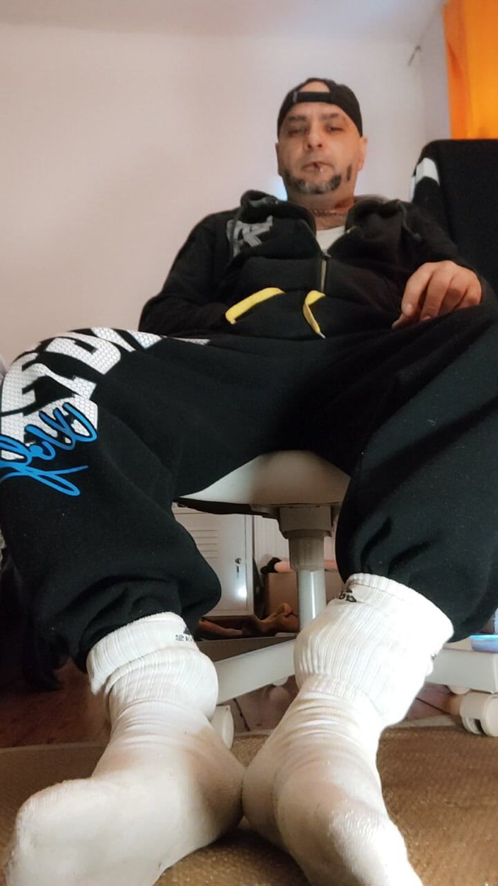 SmokedAlloy2: Dirtyjunkbro 양말로 놀고 뻑가고 젖어 오줌 싸기.