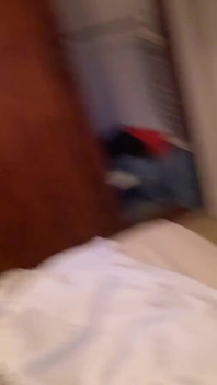 Sex auf dem balkon wird zu hartem fick und creampie im schlafzimmer