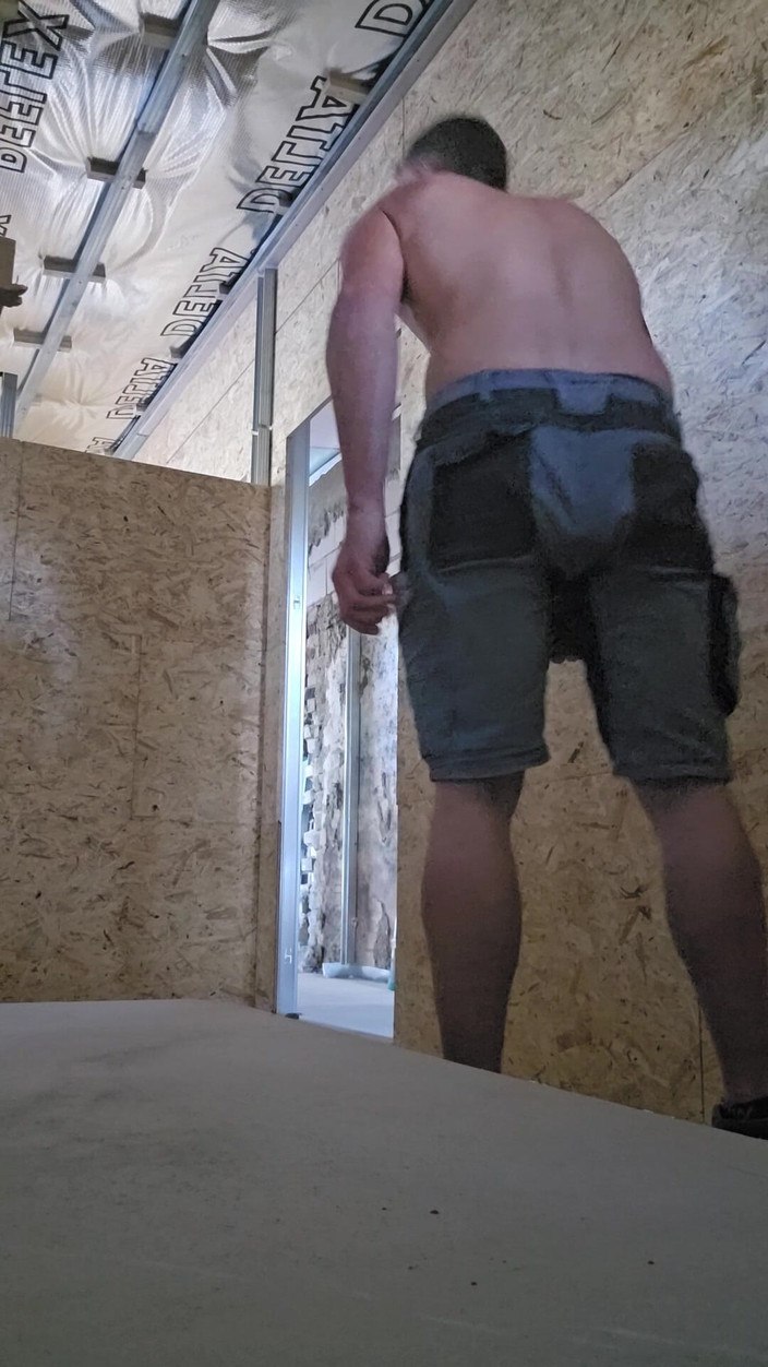 Chris_snoopy_91: Hari yang panas di lokasi konstruksi bagian 8/9 fingering, nyepong dildo,...