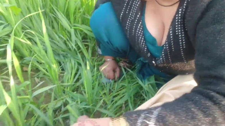 Abida sexy: Sociaal experiment xxx: willekeurige man likt mijn poesje buitenshuis