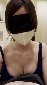 胸部挤压粉丝俱乐部在巨大的乳房之间提供激烈的乳交射液 - angle1