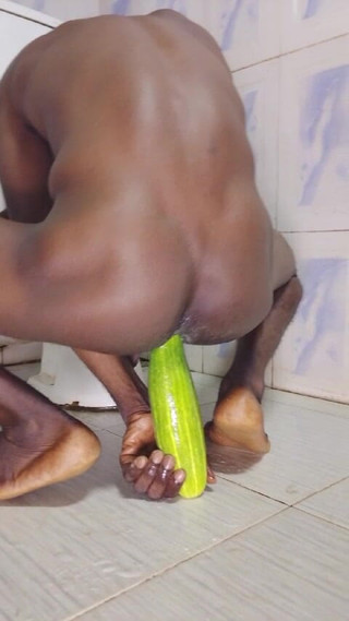 Sexydaddy: Büyük salatalık ile internette en çılgın anal yumruk sokma