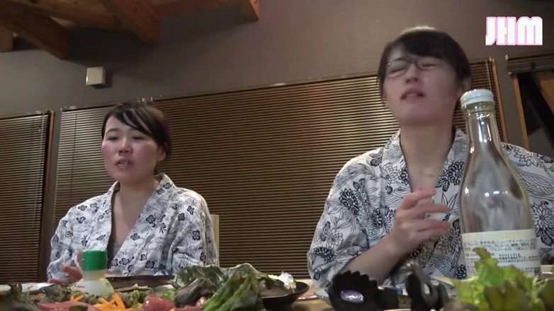Japanese Hentai Matings: 禁忌别墅逃脱与一个来自迷失天堂的已婚女人 - 3