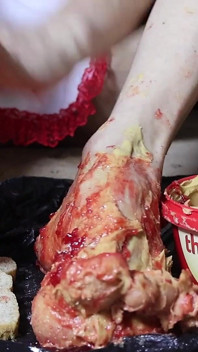 Mantequilla de maní, gelatina y una fantasía fetiche de pies