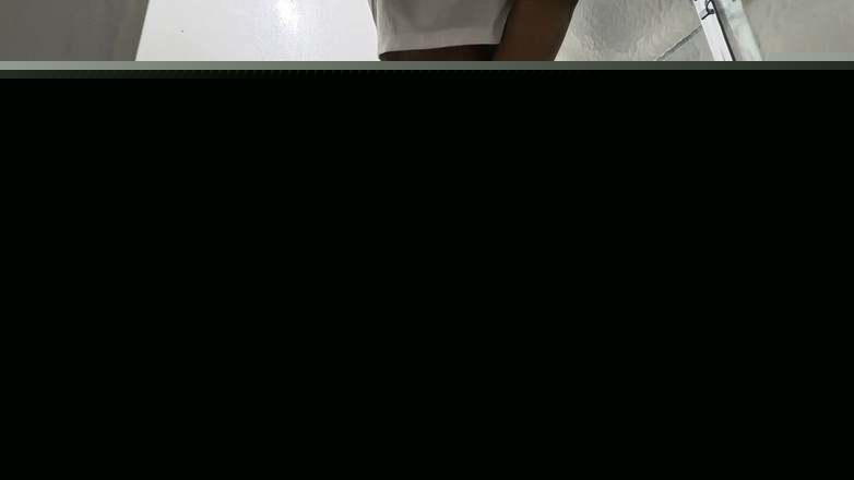 Super sexy ebony cuties: Çişini yapıp pantolonuma ve tuvalette işemek için çaresizce zıplıyor