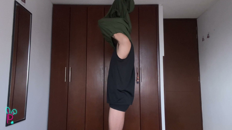 Isak pervert: Colombian Vergon Gets Naked in His Room and Dances Very...