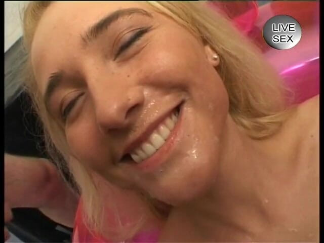 Horny Two really wet MILFs: Casting blondynki nastolatka gangbanged i bukkake wytryski na twarz