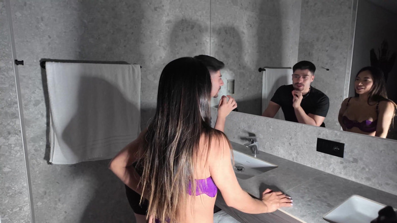 Sensual-X: Dans les coulisses - Dave baise Mia dans une chambre d’hôtel
