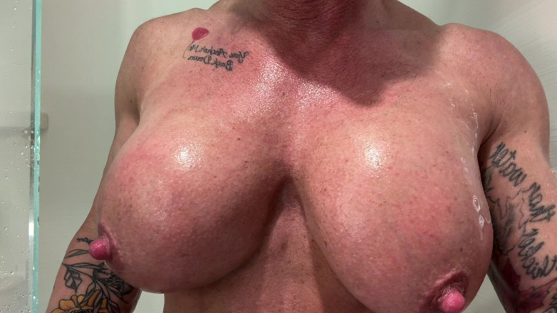 Kandylegsxxx: Kandys Muscle Worship Shower Time
