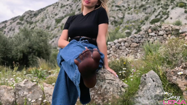 Goddess Lena: Footjob Gunung Yunani Dengan Kaki Nilon Berpeluh - Creampie Luar Pada...