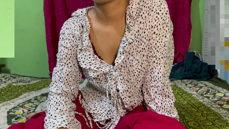 Kaleonjoybd: Seksi üvey kız kardeşim çok ateşli görünüyor ve bugün onunla sikişmek istiyorum