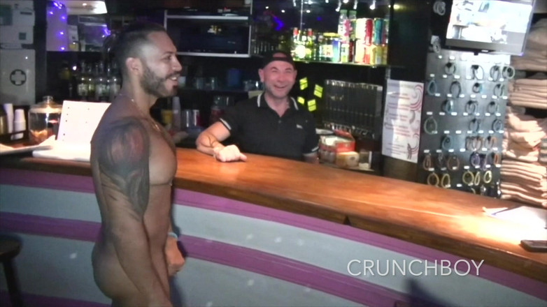 BAREBACK COMMUNITY: 2347 Puta gay fodida em pêlo pela estrela pornô Viktor...