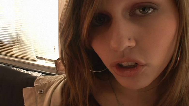 LuxuryPorn: Gagică brunetă în plăcere orală pasională