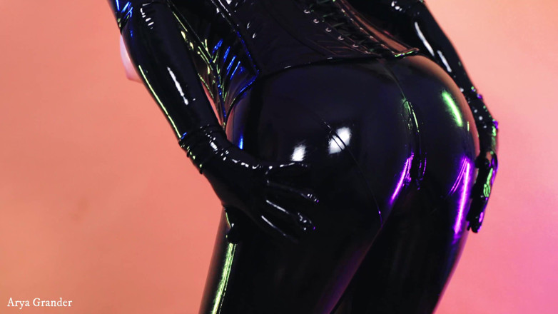 Arya Grander: Femdom latexové gumové škádlení a sprosté řeči, pov