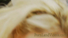 Pornland videos: 大きなおっぱい赤ん坊は大規模なザーメンを受け取ります