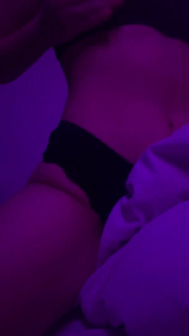 Anjelika Grey: Sexy holka ukazuje tělo