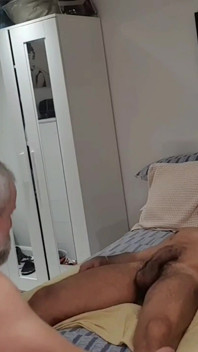 Papás divirtiéndose