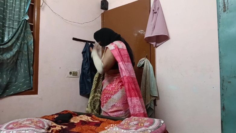 Benita sweety: Suami isteri Tamil berkongkek mubaligh panas di atas katil