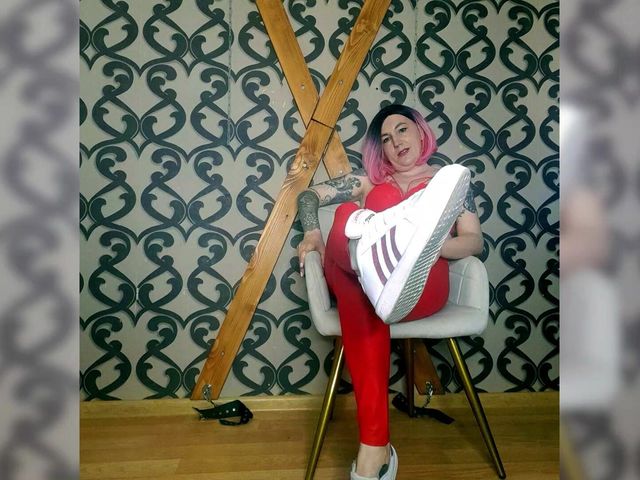 Lady Angela Polish Language Stinky Sneaker Fetish Red Latex Leggings Bare Feet (Lady Angela)