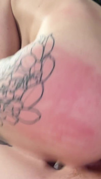 Lengua tatuada mala
