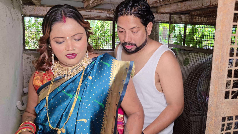 Aaka: Indičtí dva chlapci šukají bhabhi