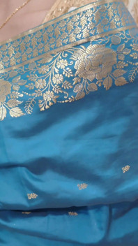 Bhabhi cantik India beromen saree dan berkongkek