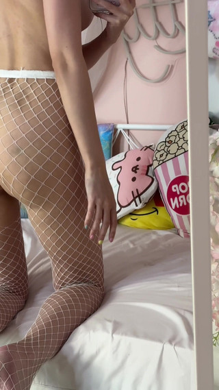 Little_Kitty69: Chơi đường cong được cắm