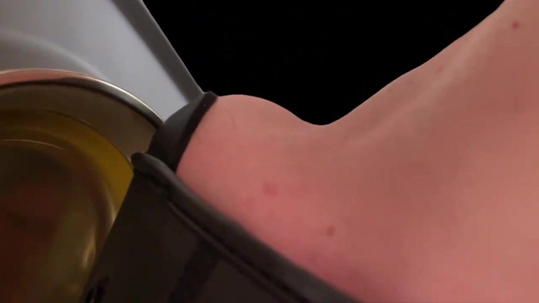 lonewanderer821: Boire la pisse d’un maître hétéro