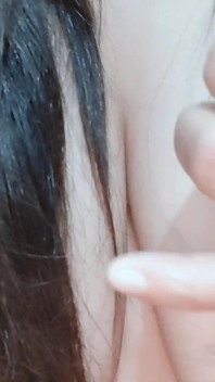 恥ずかしがり屋の女の子