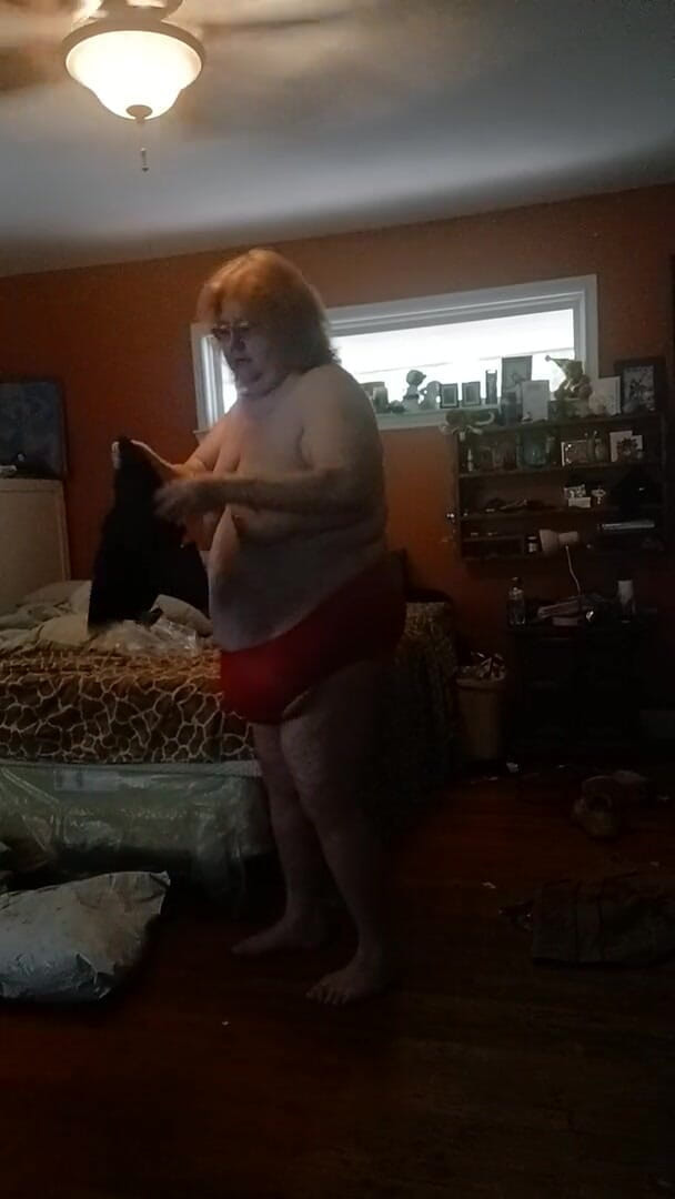 BBW nurse Vicki adventures with friends: Sattığım külotu modelliyorum bölüm 1 kırmızı dantelli ipeksi