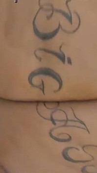 Passando Óleo Na Bunda Grande E Gorda