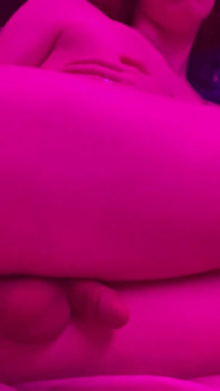 Zrzka Femboy Ashen si hraje s robertkem