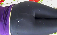 Calças precisam de limpeza a seco!