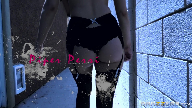 BRAZZERS: Brazzers - kocasının büyük yarağının hayaleti geceleri ona musallat oluyor