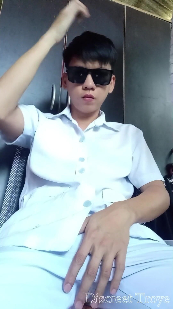 Troye_AsianPinoy: Estudiante de enfermería de Pinoy se corre en su dormitorio -...