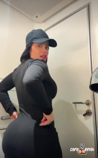SARA RETALI: Squirt in the Train