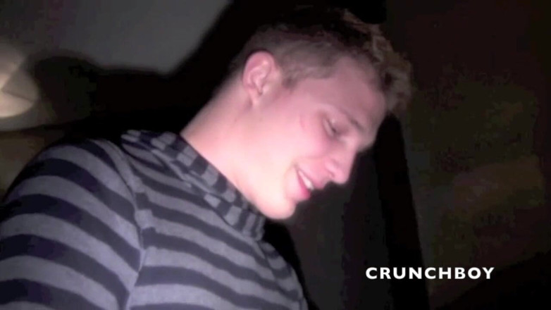 Crunch Boy: Adrian knullad av sexiga blonda Kameron Frost