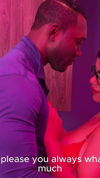 Vollbusige Latina-ehefrau in Dessous Mit Suggestiven Worten Und Einer Dampfigen Massage