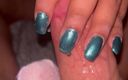 Latina malas nail house: Ongles verts taquinage avec chaussette et toejob