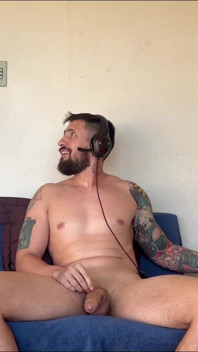 Vizinha Ruiva Pegou O Vizinho Se Masturbando E Terminou Com Gozada Dentro Da Buceta!