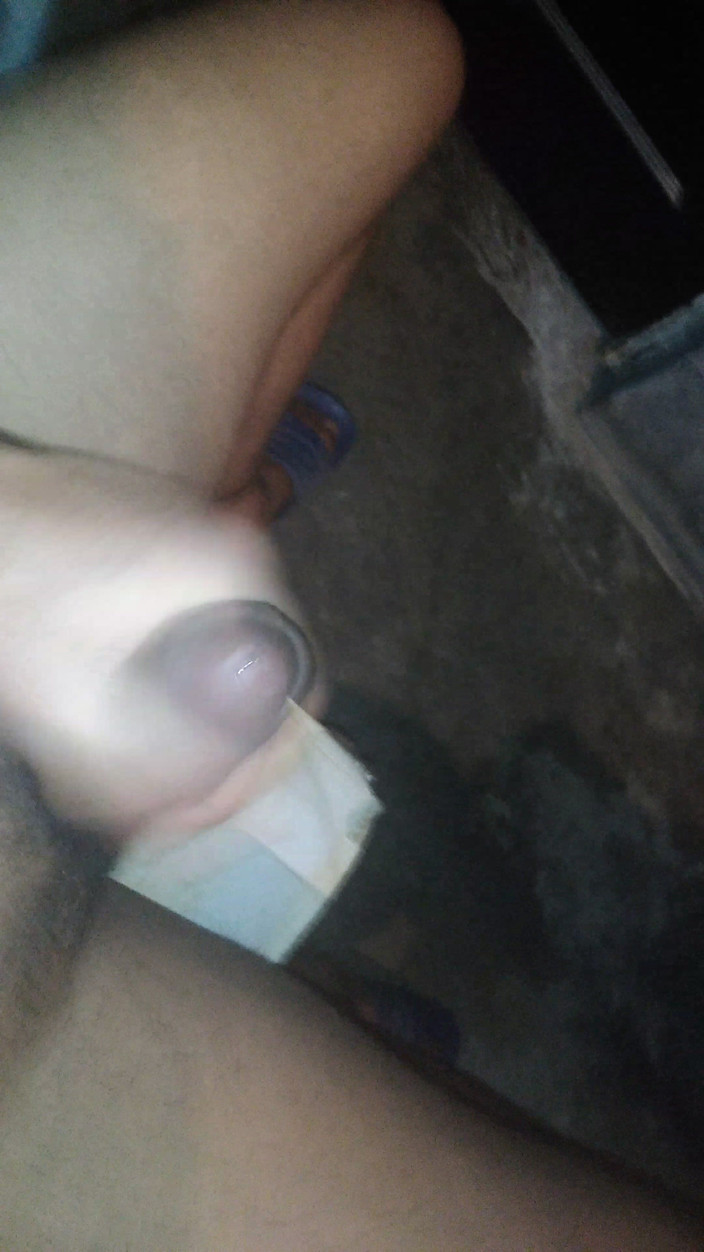 AlexAlejandro13: Kamu suka banget sama kontolku, sayang banget deh