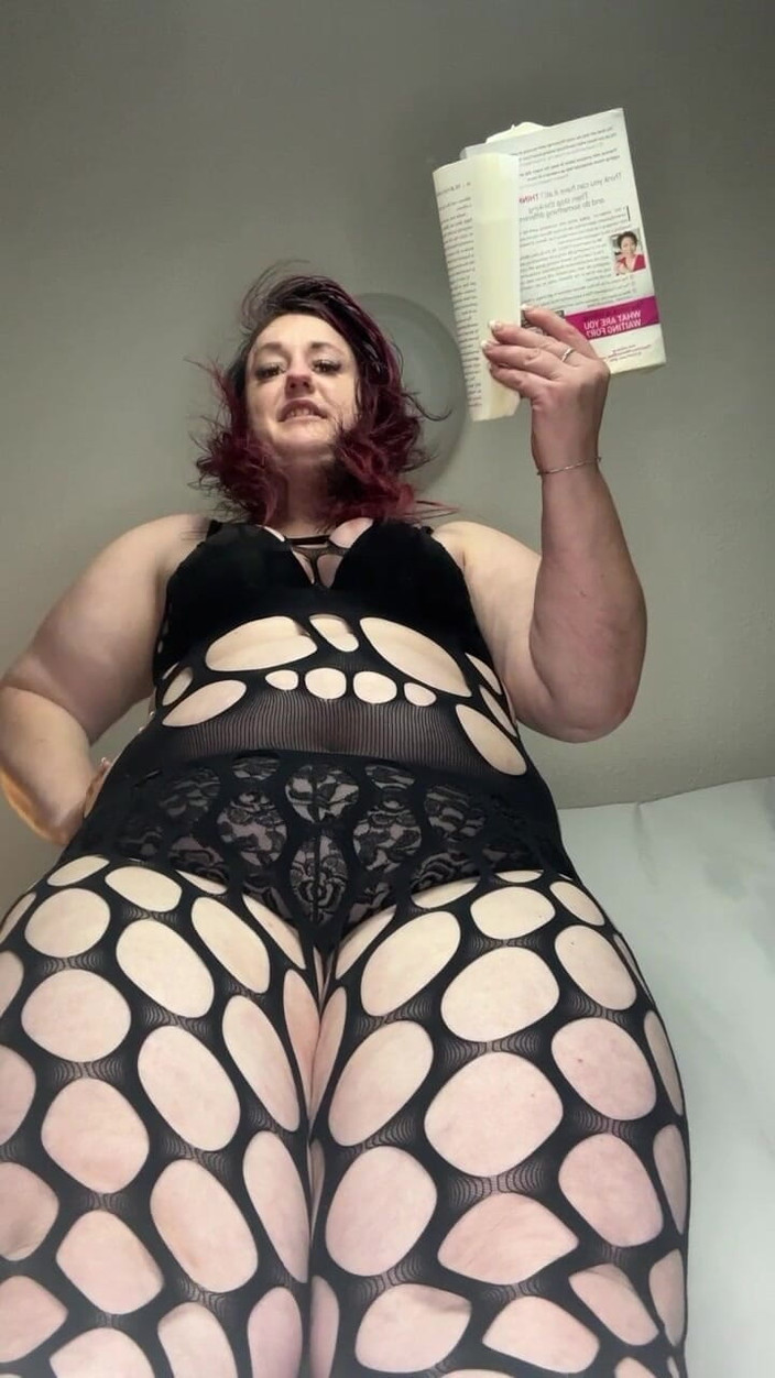 BellaBlast: Echte frau trampelt mit bBW-dominanz auf deinen pOV