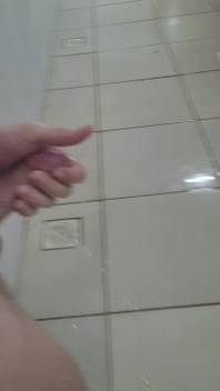 Raw Jerking off